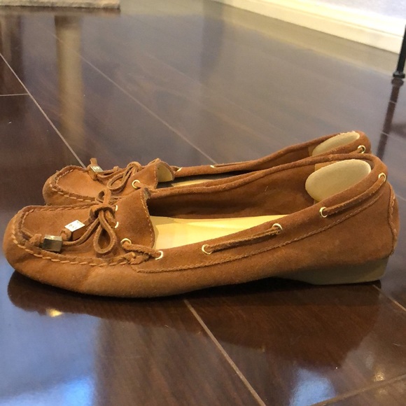 Comfortable Michael Kors Brown Moccasins Flats in Leather Suede size 7.5 MK Gold - Picture 6 of 11